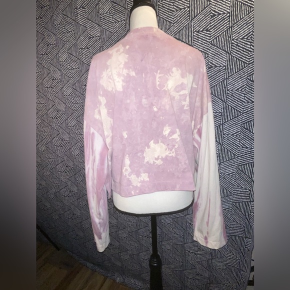 3/$10 NWOT 𝗖𝗛𝗡𝗚𝗘 long sleeve crop top - Picture 6 of 16